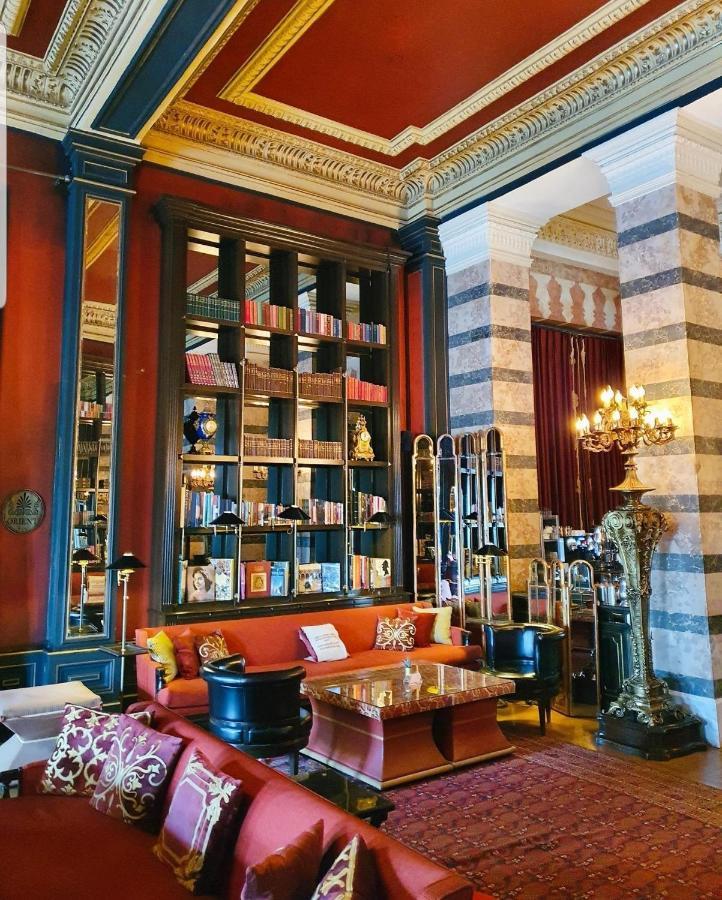 Pera Palace Hotel Provincia di Provincia di Istanbul Esterno foto The library at the St. Regis