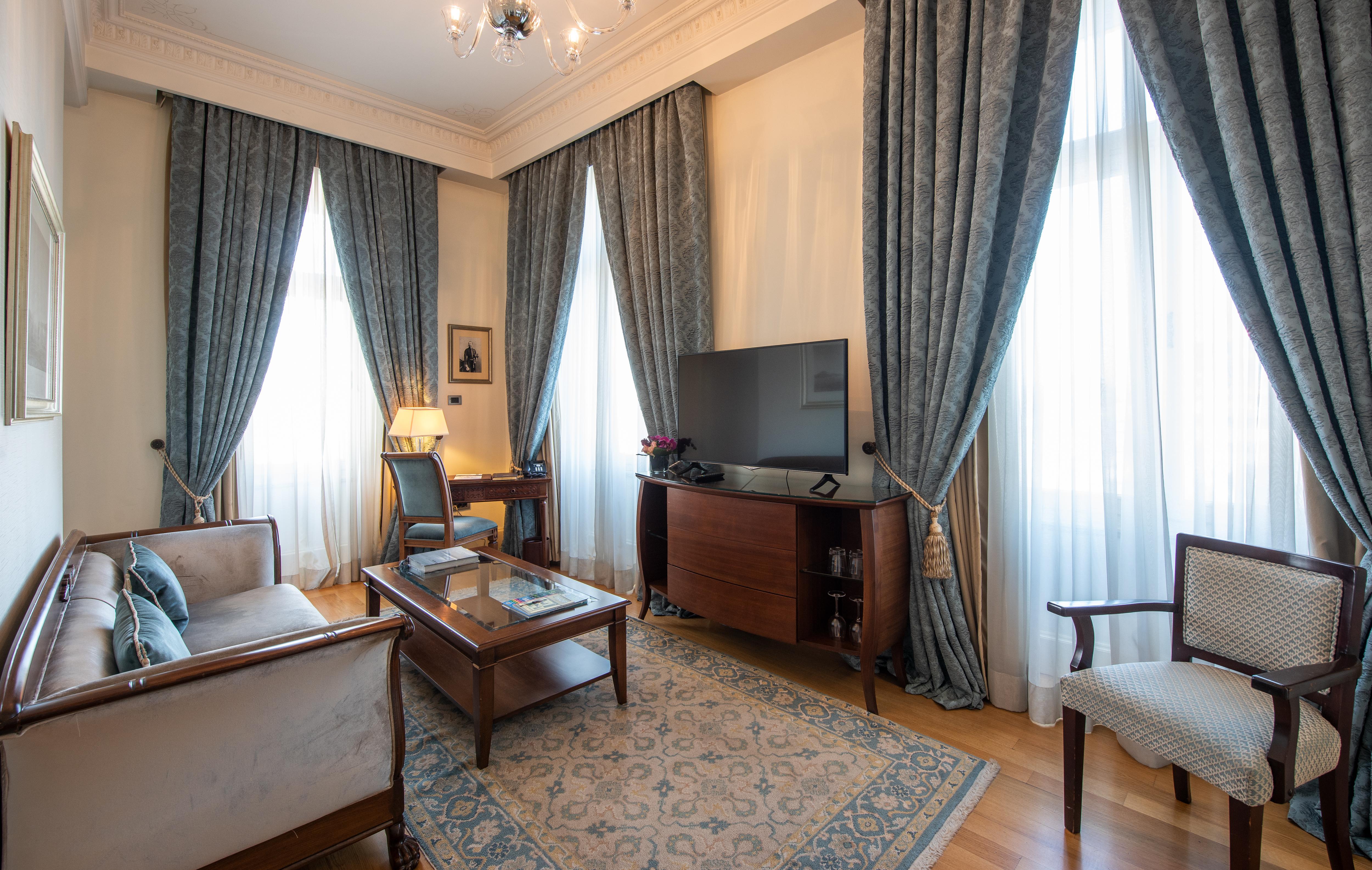 Pera Palace Hotel Provincia di Provincia di Istanbul Esterno foto A suite at the hotel