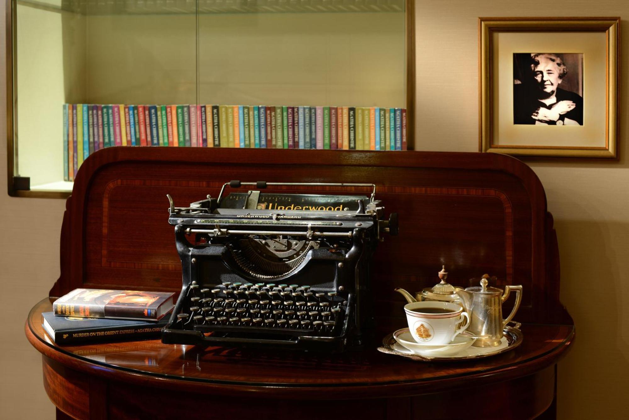 Pera Palace Hotel Provincia di Provincia di Istanbul Esterno foto The typewriter of Agatha Christie