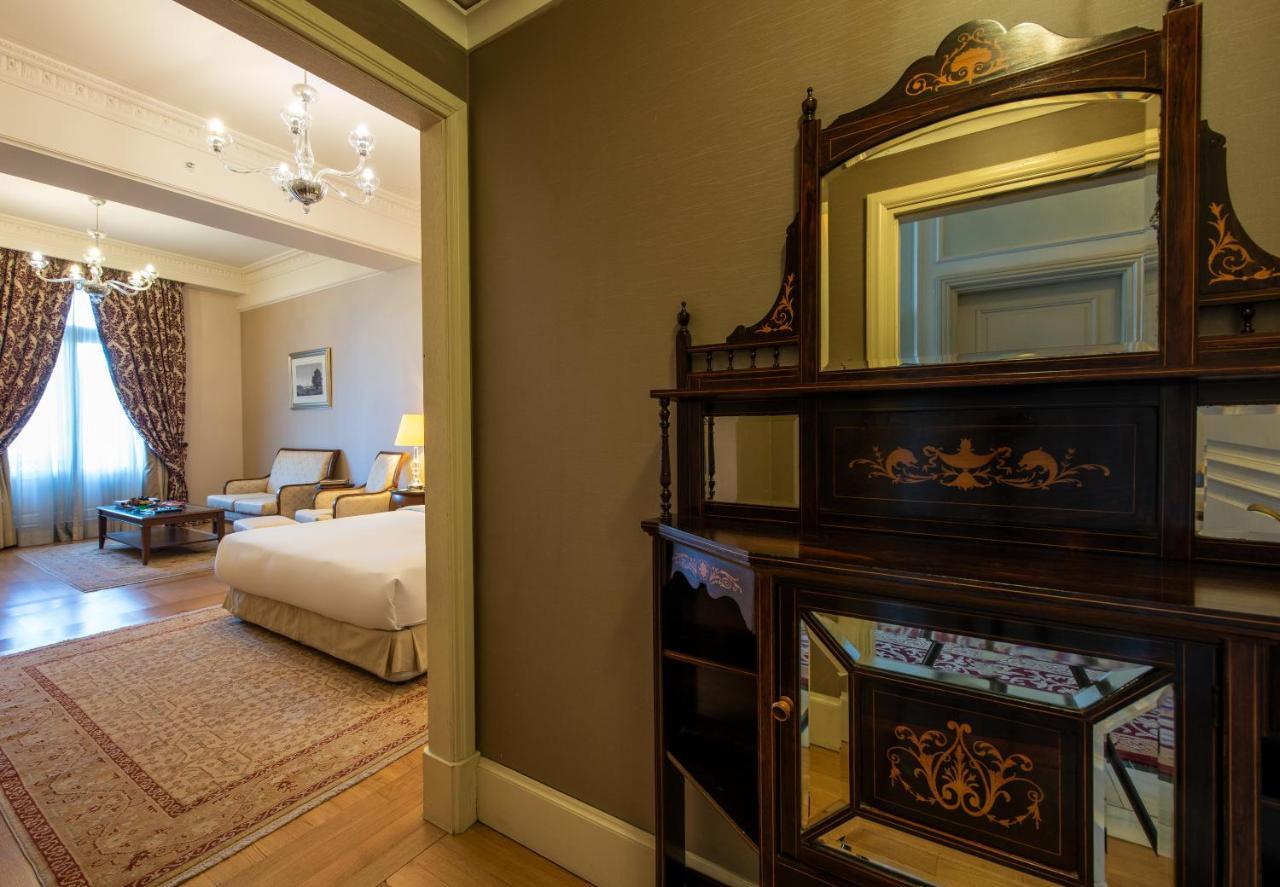 Pera Palace Hotel Provincia di Provincia di Istanbul Esterno foto A room at the hotel