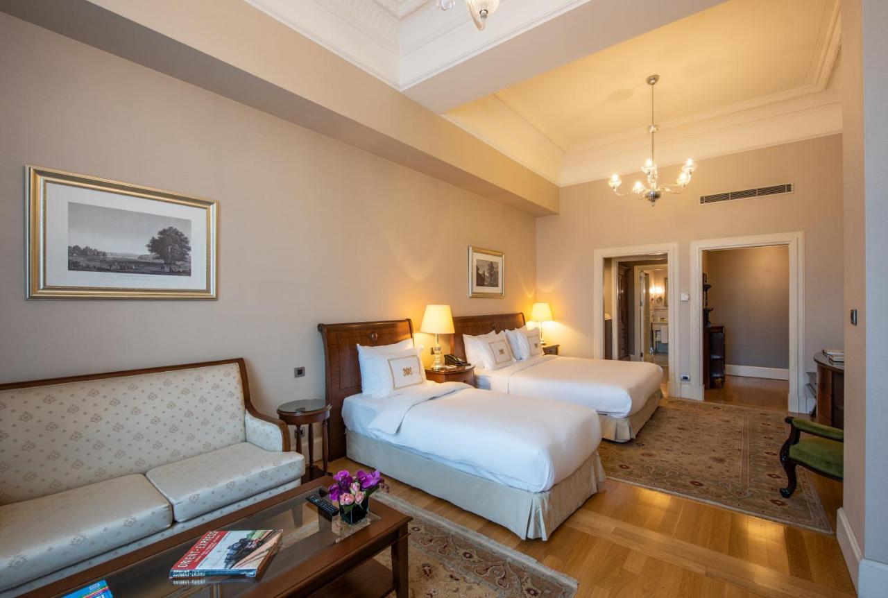 Pera Palace Hotel Provincia di Provincia di Istanbul Esterno foto A room at the hotel