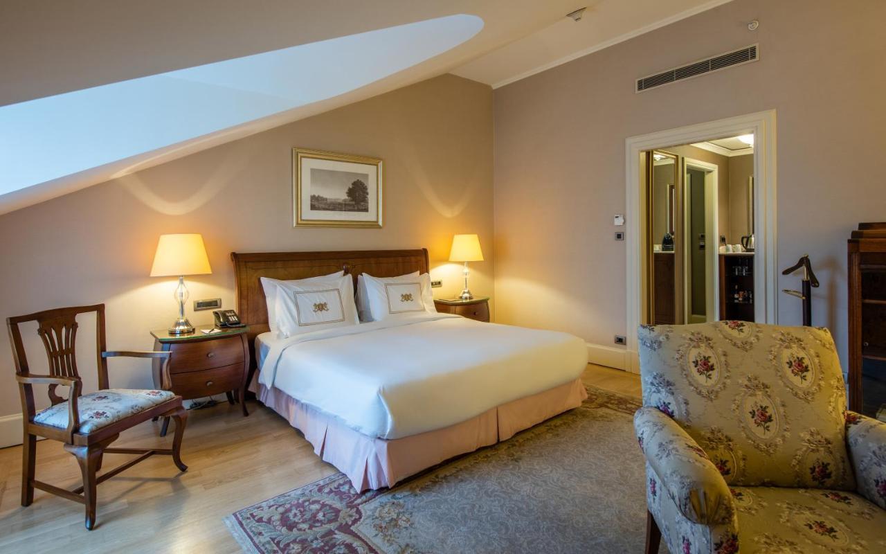 Pera Palace Hotel Provincia di Provincia di Istanbul Esterno foto A suite at the hotel